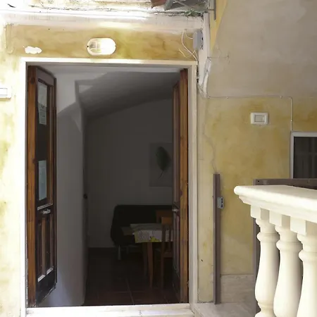 Corte Micetti 1- Centro Storico Apartament *